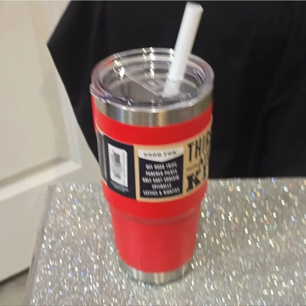 YETI‎ Rambler 25oz Mug w/Straw Lid- Rescue Red